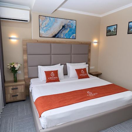 Crown Hotel Bisjkek Eksteriør billede