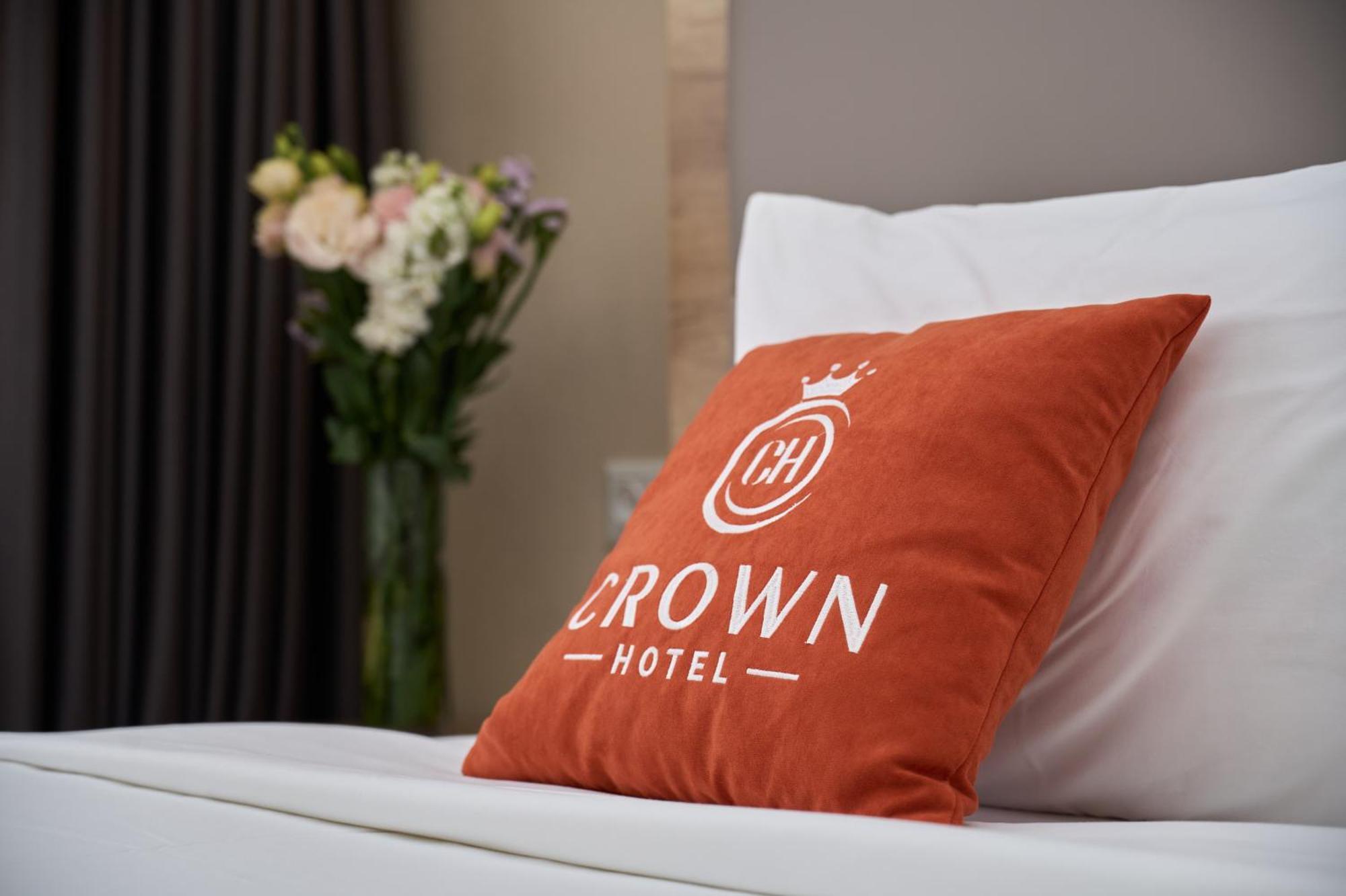 Crown Hotel Bisjkek Eksteriør billede