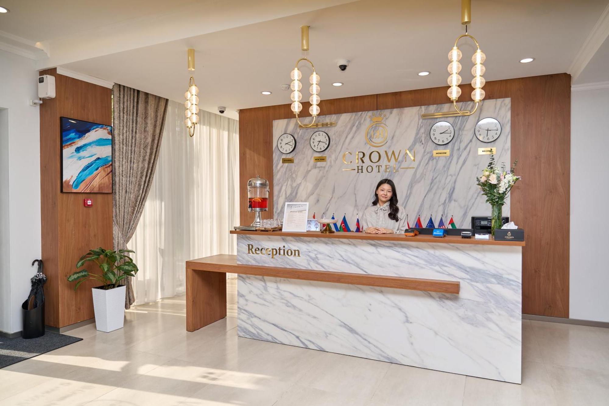Crown Hotel Bisjkek Eksteriør billede